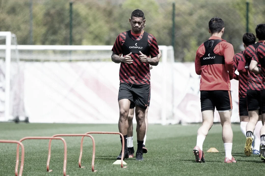 ag体育平台官网-关键时刻突围战来临，里尔围绕荷甲豪取连胜，目标明确，训练强度明显提升