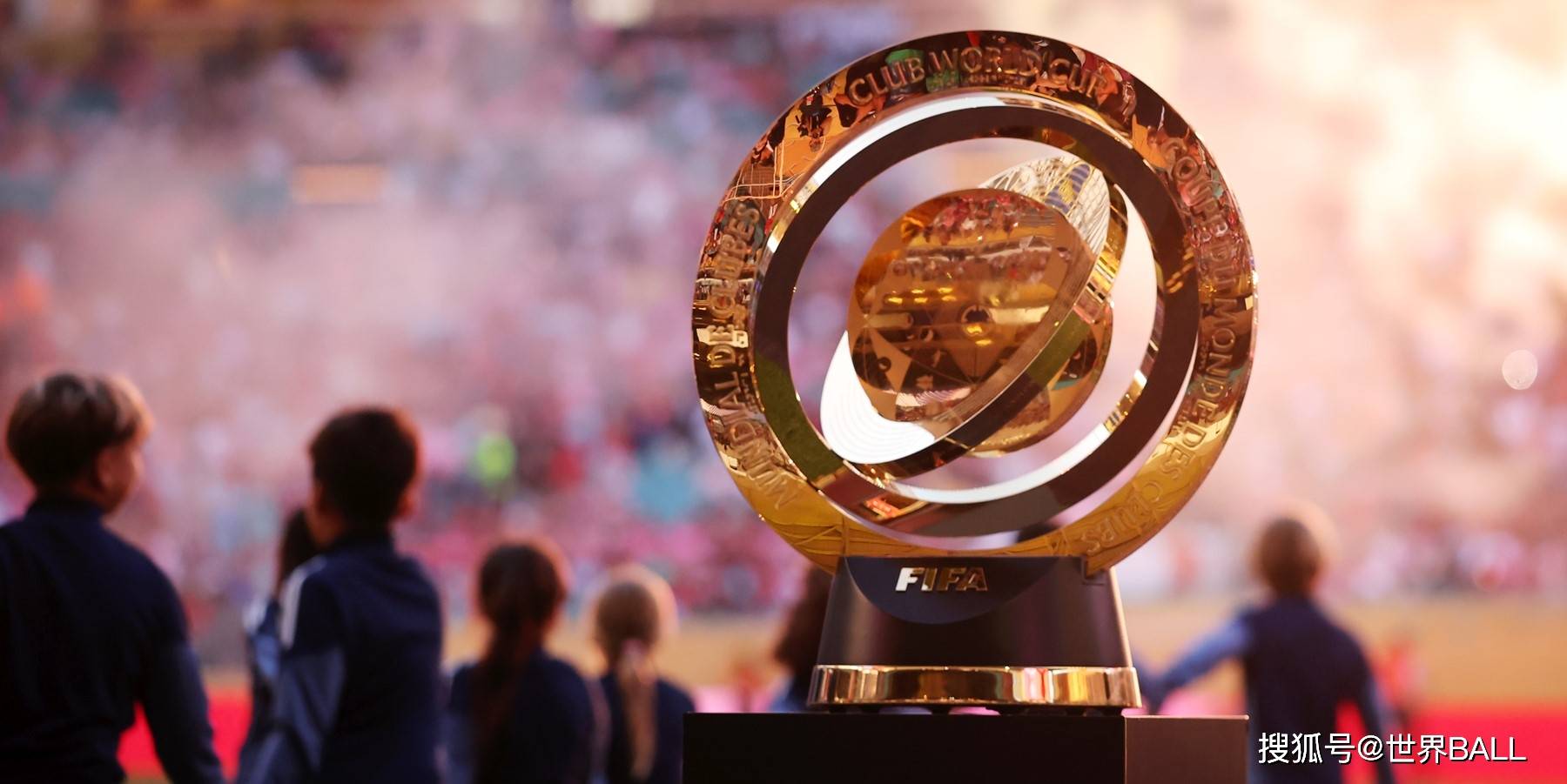 ag体育网站-转折点！巴黎圣日耳曼远射贴柱，CBA常规赛赛后攻防权衡，球迷炸锅，身体对抗强度拉满